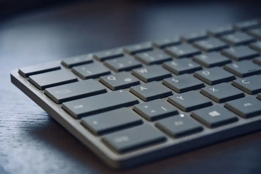 keyboard with capslock indicator